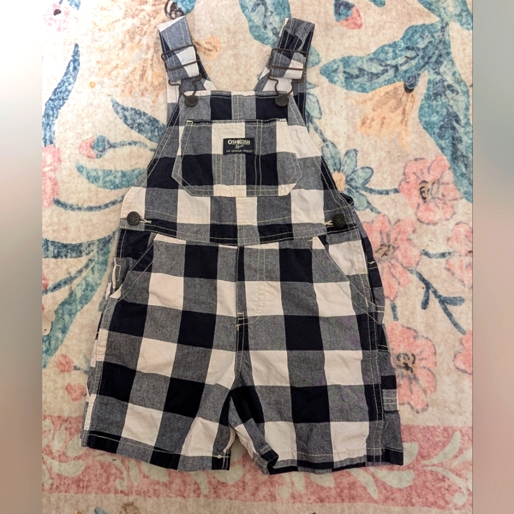 $ 💥3/$24 OshKosh B'gosh Navy and White‎ Checkered Shortalls